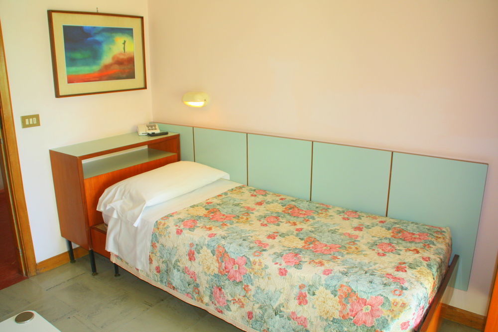 Miramare Et De La酒店3*
